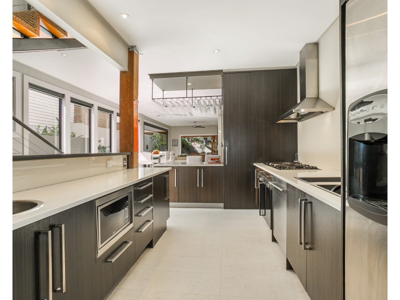 16 The Drive, Bardon QLD 4065