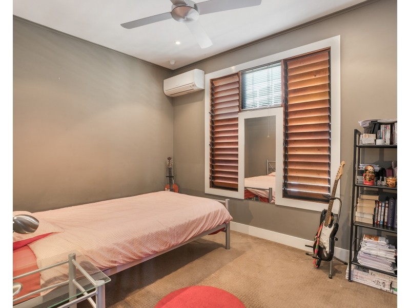 16 The Drive, Bardon QLD 4065