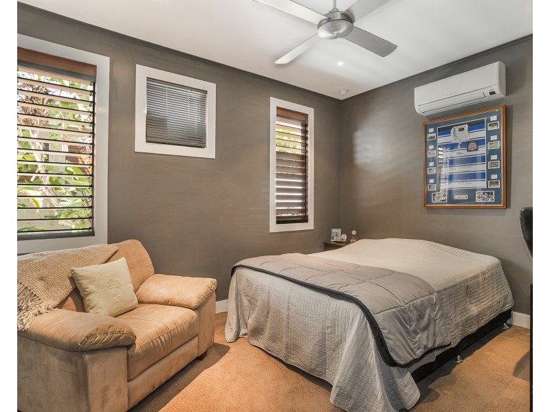 16 The Drive, Bardon QLD 4065