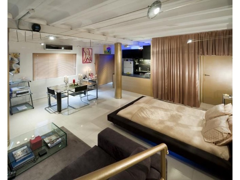 93 Sir Fred Schonell Drive, St Lucia QLD 4067