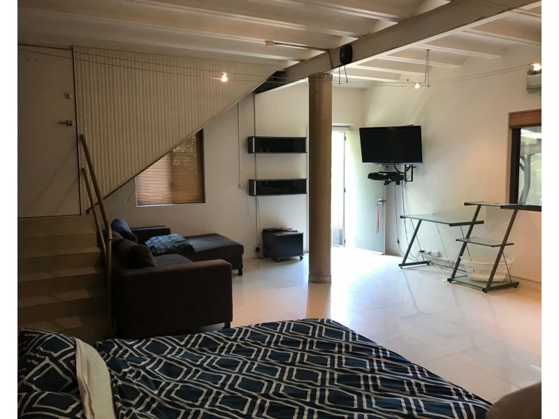 93 Sir Fred Schonell Drive, St Lucia QLD 4067