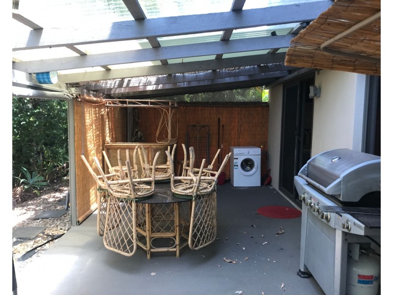 93 Sir Fred Schonell Drive, St Lucia QLD 4067