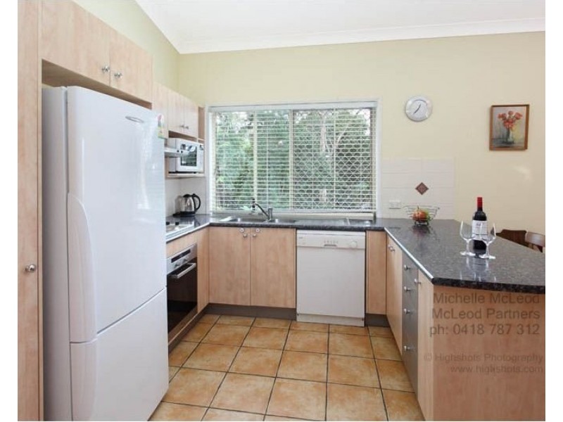 38 Henry Street, Chapel Hill QLD 4069