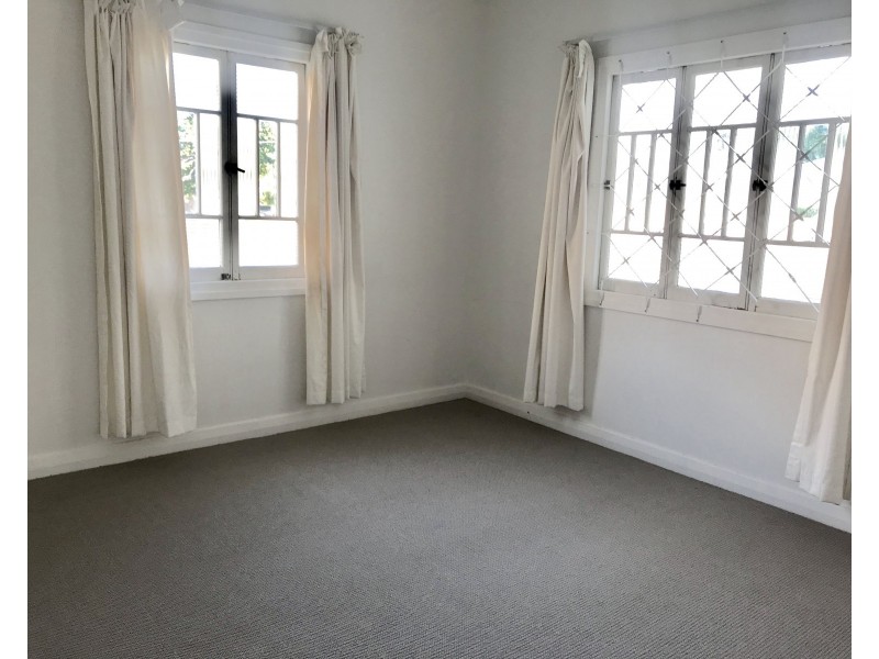 20 Beatrice Street, Taringa QLD 4068