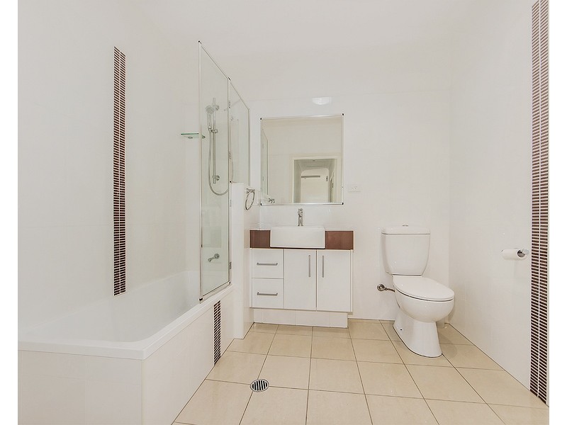 5/57 Sisley Street, St Lucia QLD 4067