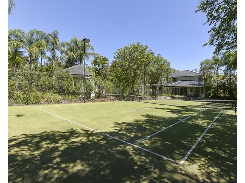 13 Taree Street, Chapel Hill QLD 4069