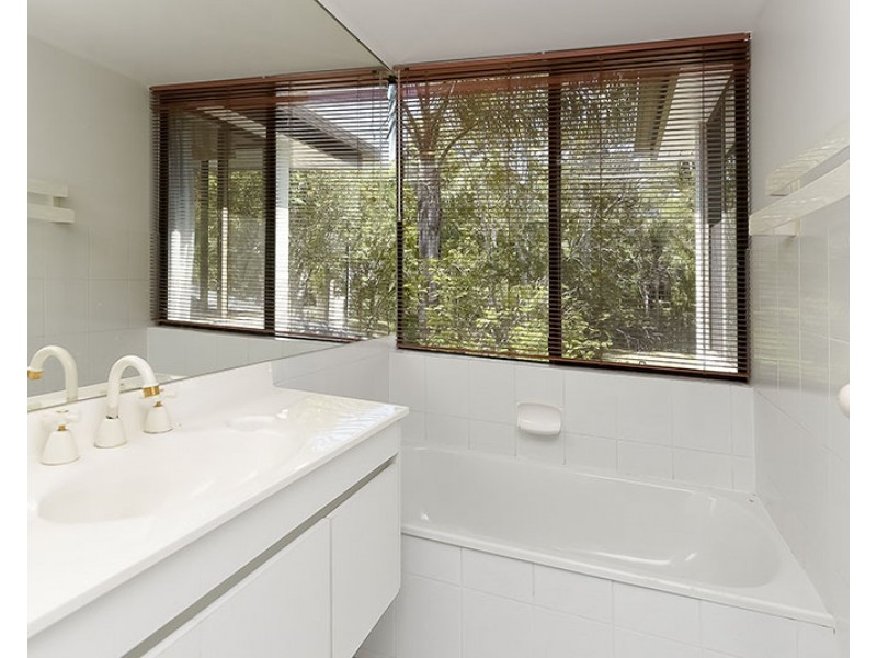 13 Taree Street, Chapel Hill QLD 4069