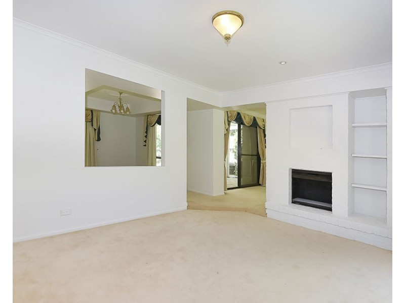 13 Taree Street, Chapel Hill QLD 4069