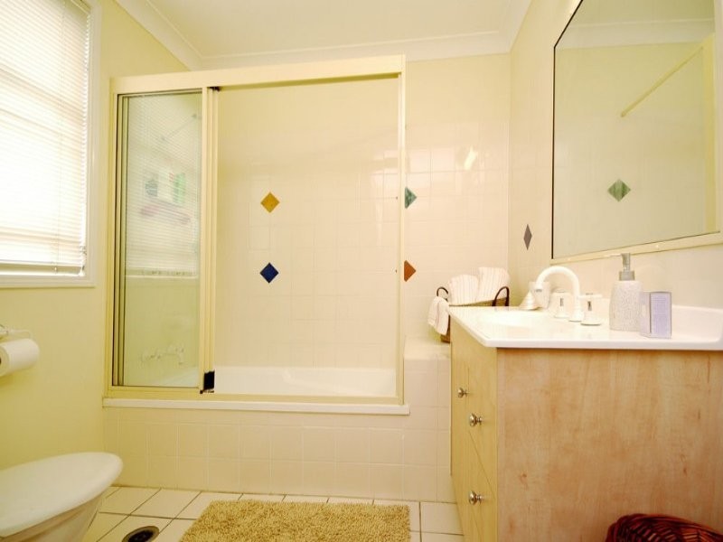 6 Rambler Street, Bardon QLD 4065