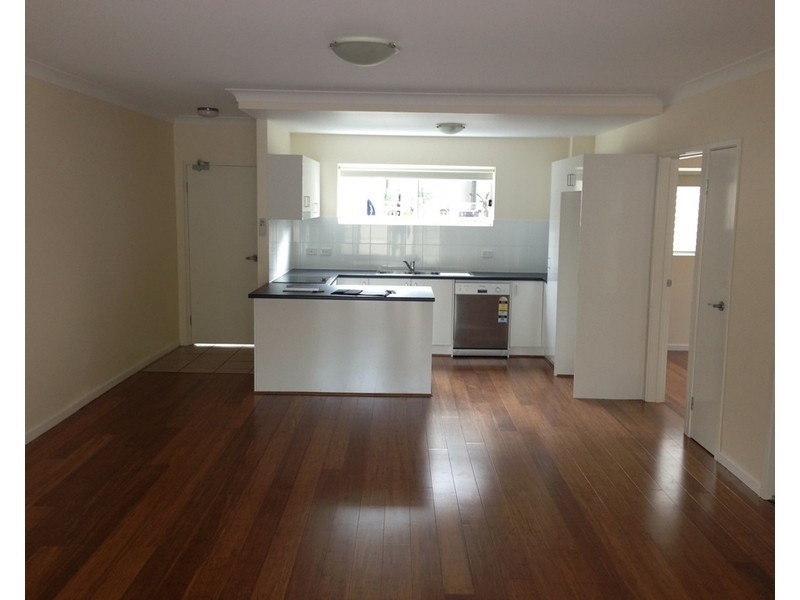 2/16 Explorer Street, Toowong QLD 4066