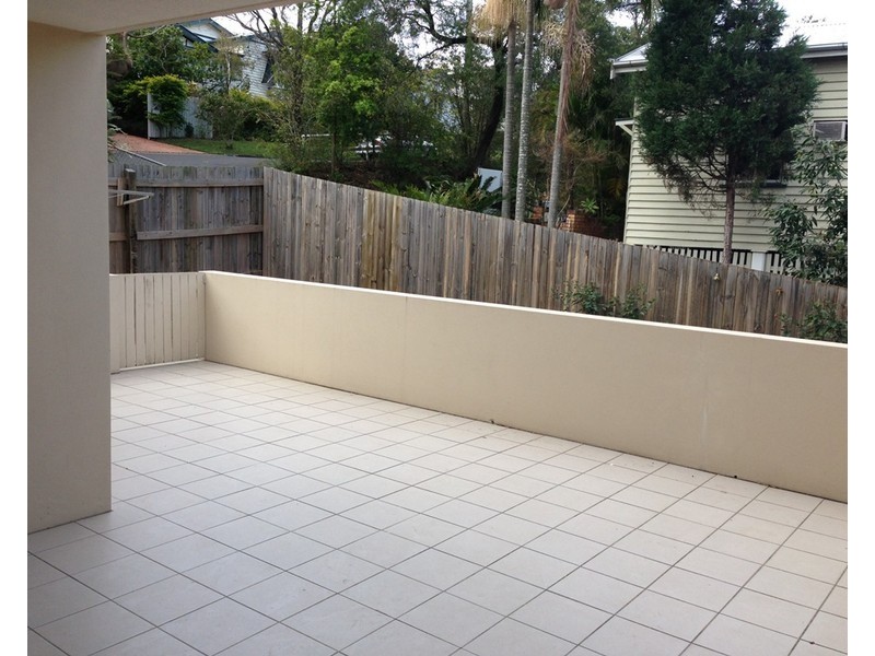 2/16 Explorer Street, Toowong QLD 4066