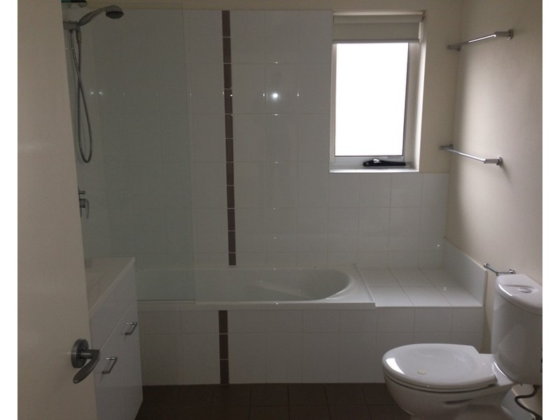 2/16 Explorer Street, Toowong QLD 4066