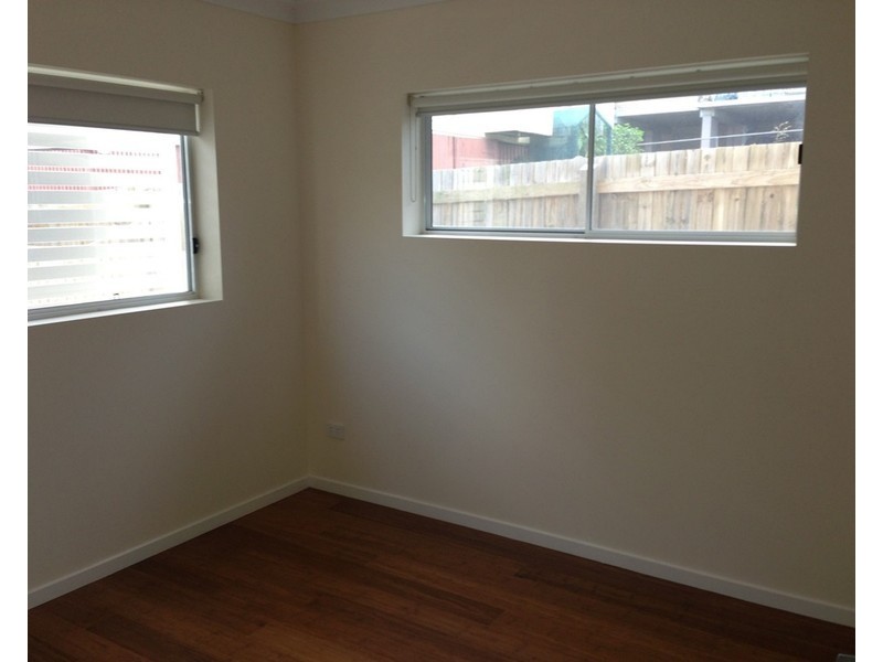 2/16 Explorer Street, Toowong QLD 4066