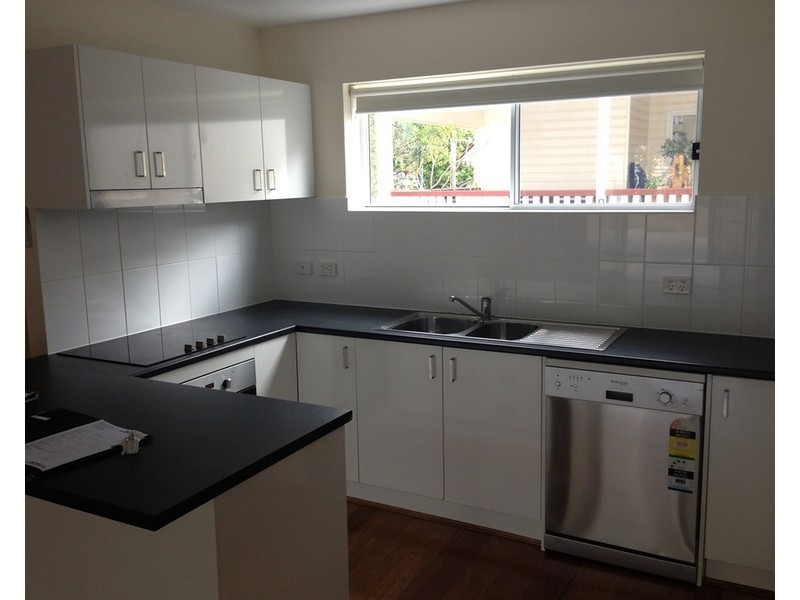 2/16 Explorer Street, Toowong QLD 4066