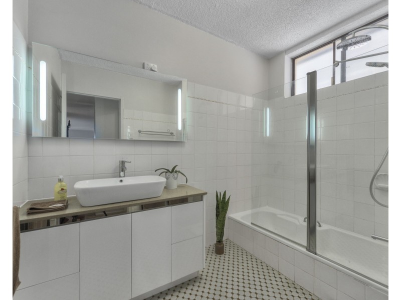 2/42 Dunmore Terrace, Auchenflower QLD 4066