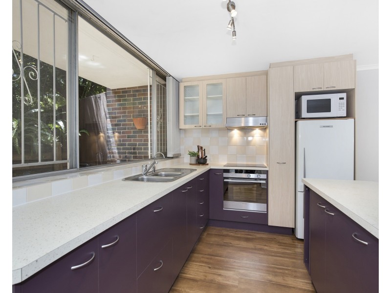 18/18 Holmes Street, Toowong QLD 4066