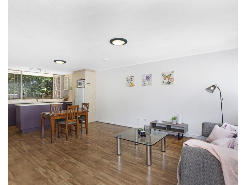 18/18 Holmes Street, Toowong QLD 4066