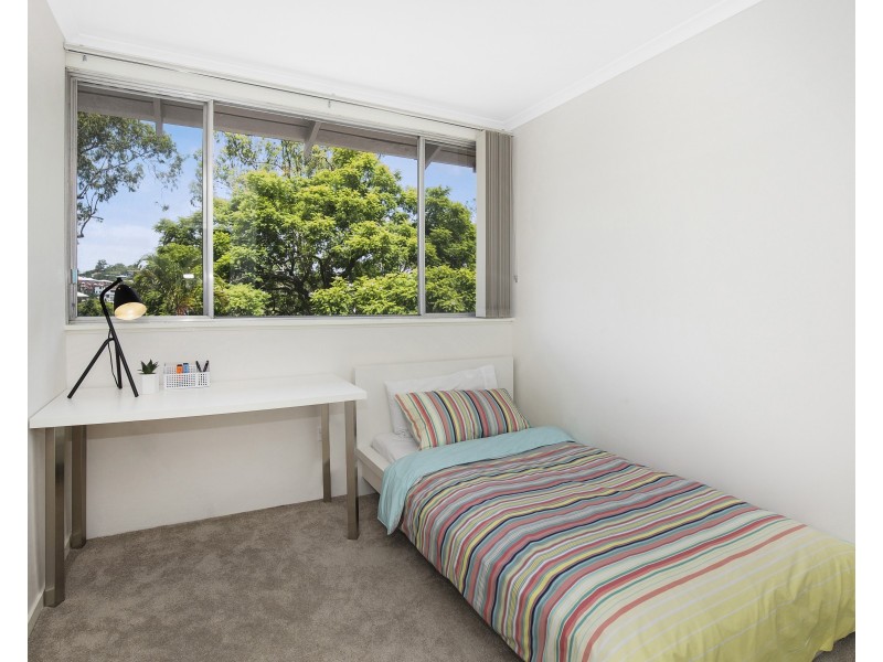 18/18 Holmes Street, Toowong QLD 4066