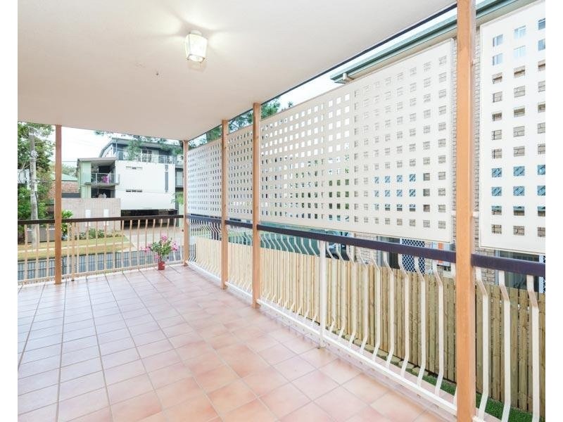1/14 Warren Street, St Lucia QLD 4067
