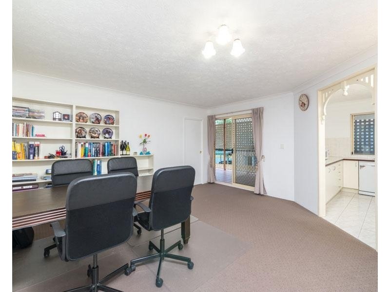 1/14 Warren Street, St Lucia QLD 4067