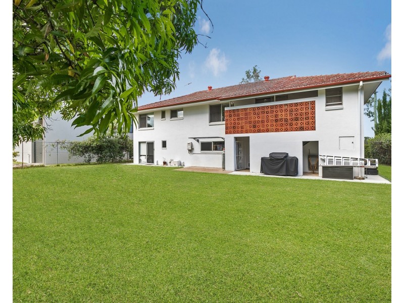 43 Nadine Street, Graceville QLD 4075