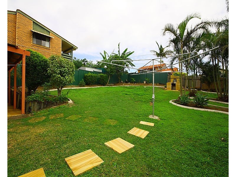 66 Brownie Street, Jamboree Heights QLD 4074