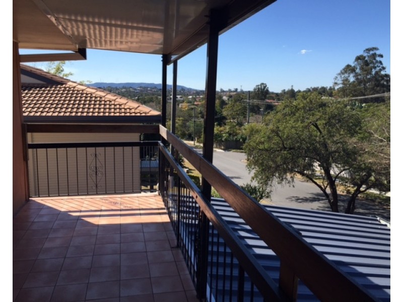 66 Brownie Street, Jamboree Heights QLD 4074