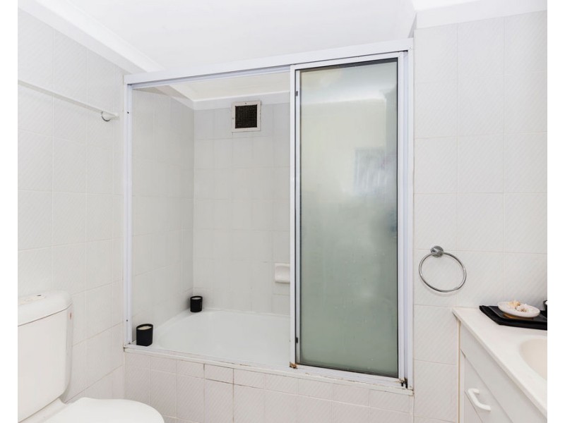 3/8 Carr Street, St Lucia QLD 4067