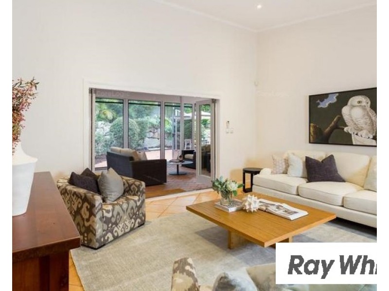 30 Camira Street, St Lucia QLD 4067