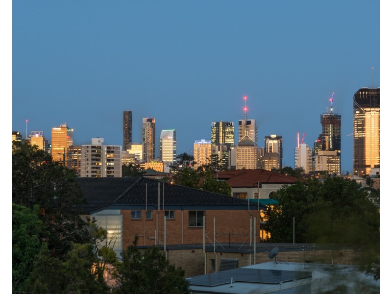 110 Carmody Road, St Lucia QLD 4067