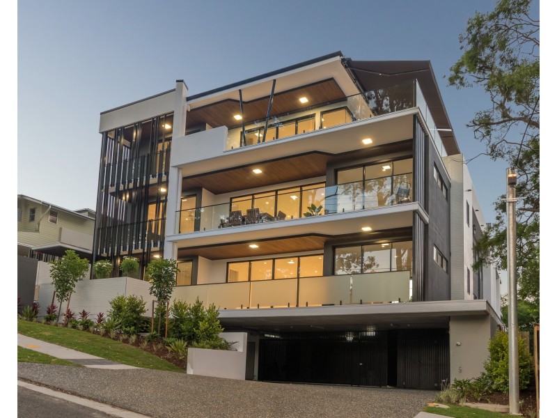 110 Carmody Road, St Lucia QLD 4067