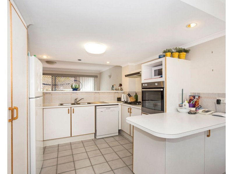 1/126 Clarence Road, Indooroopilly QLD 4068