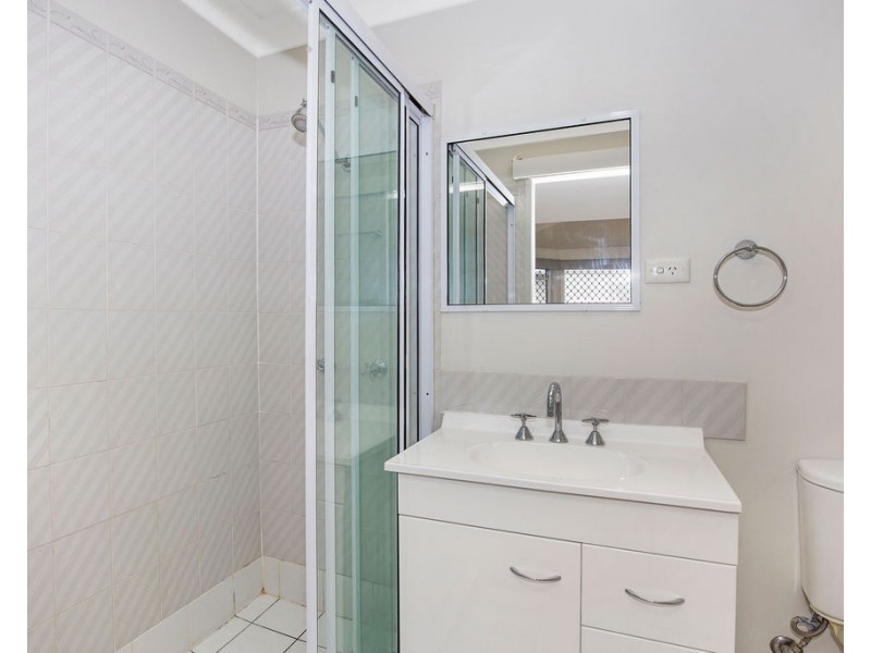 1/126 Clarence Road, Indooroopilly QLD 4068