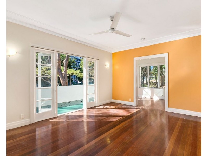 319 Carmody Road, St Lucia QLD 4067