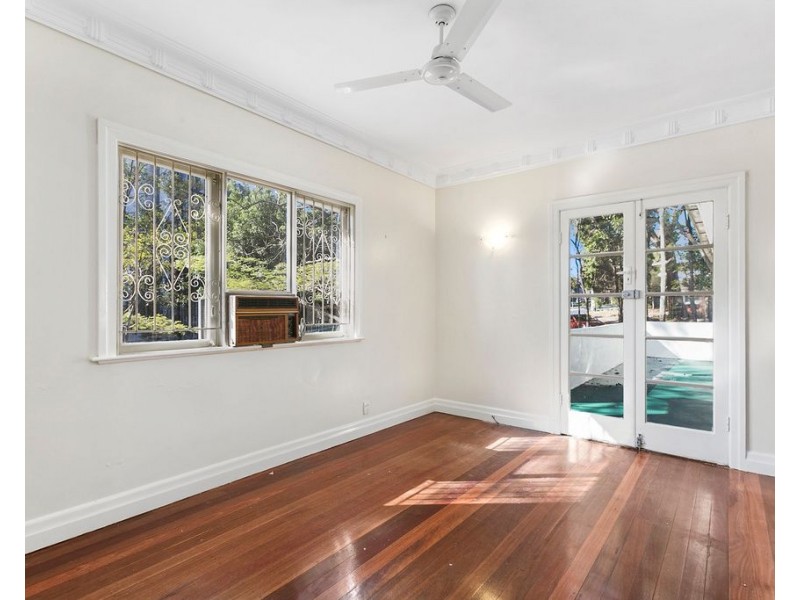 319 Carmody Road, St Lucia QLD 4067