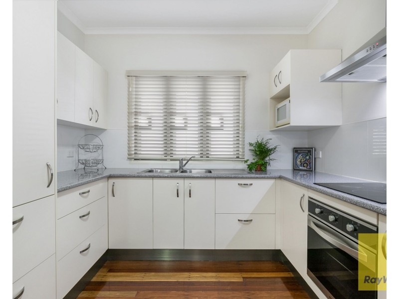 16 Coleman Street, Graceville QLD 4075