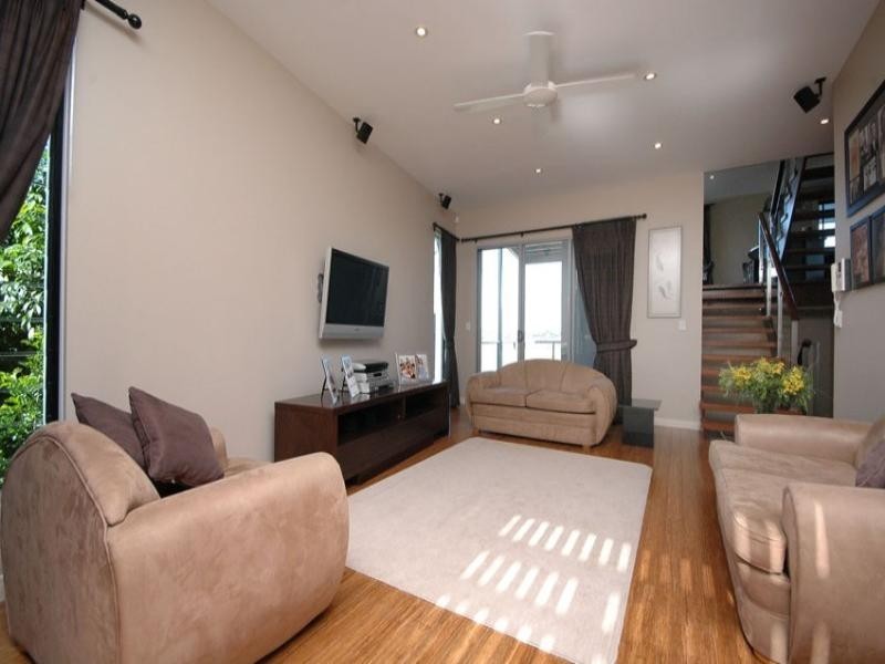 10 Victoria Terrace, Newstead QLD 4006