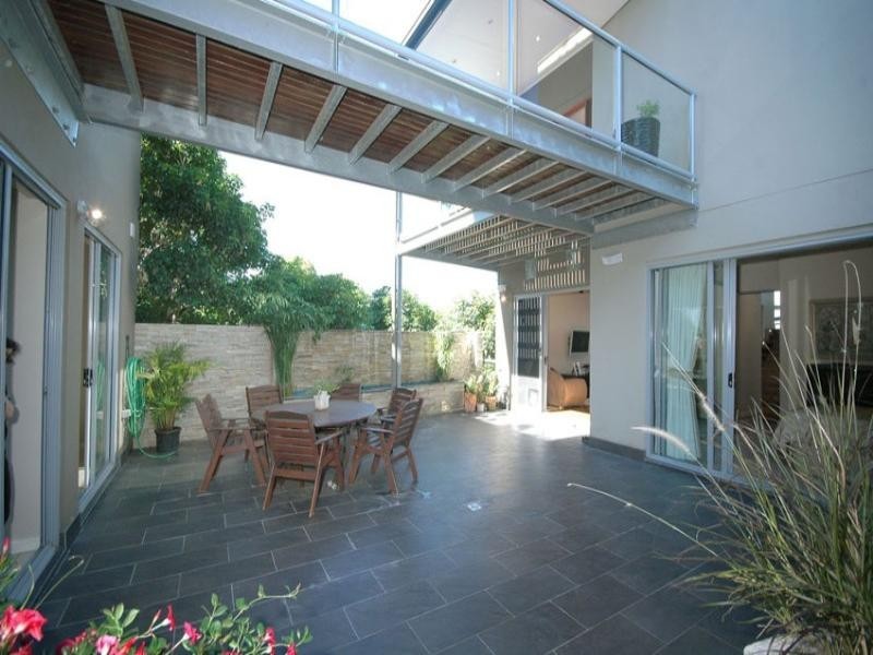 10 Victoria Terrace, Newstead QLD 4006