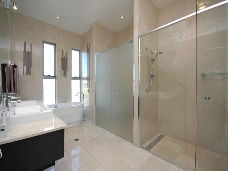 10 Victoria Terrace, Newstead QLD 4006