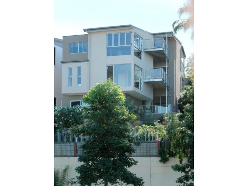 10 Victoria Terrace, Newstead QLD 4006