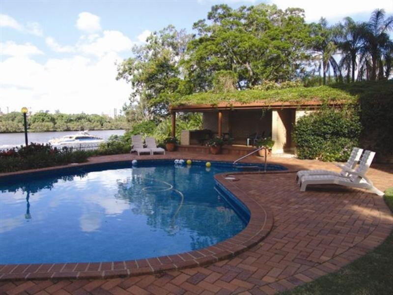 26/82 Sandford Street, St Lucia QLD 4067