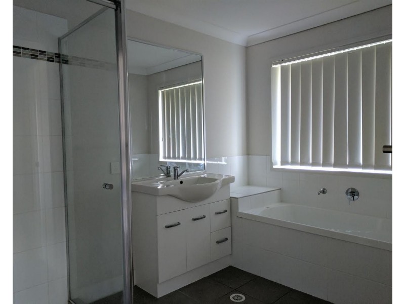 5 Margaret Court, Kenmore QLD 4069