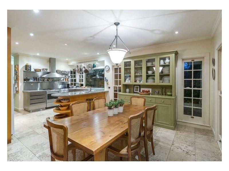 340 Swann Road, St Lucia QLD 4067