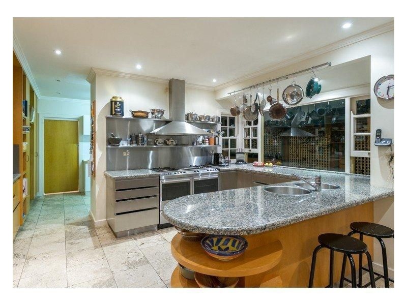 340 Swann Road, St Lucia QLD 4067