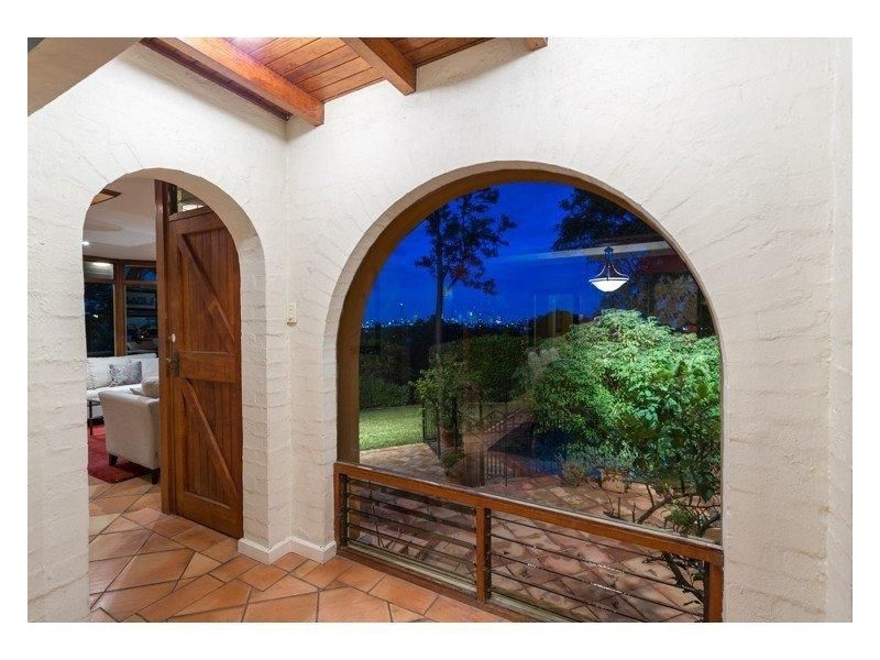 340 Swann Road, St Lucia QLD 4067