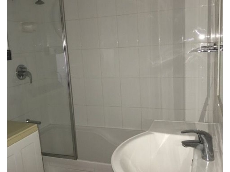 15/435 Coronation Drive, Auchenflower QLD 4066