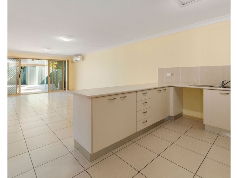 2/1 Spalding Crescent, Goodna QLD 4300