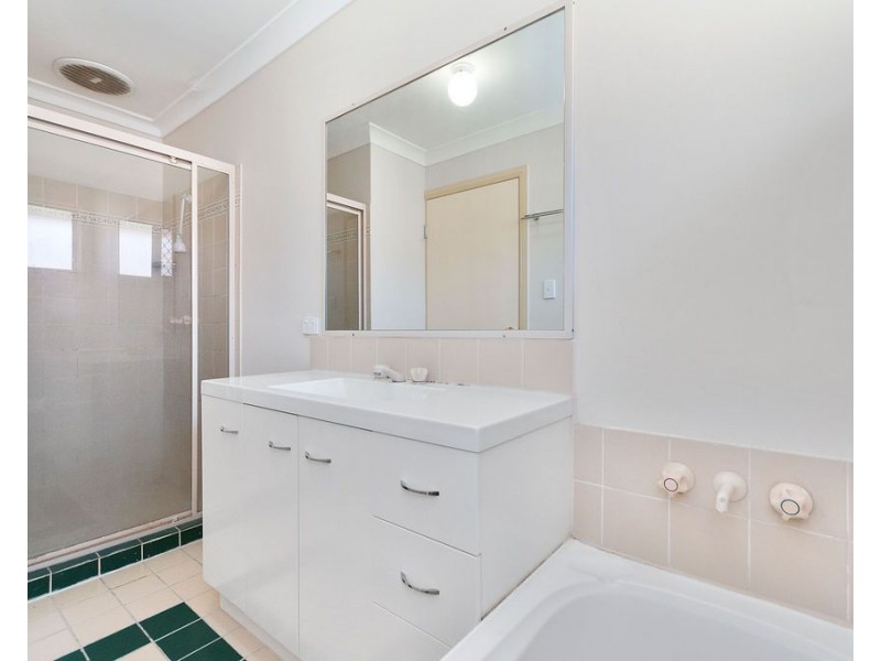 2/1 Spalding Crescent, Goodna QLD 4300