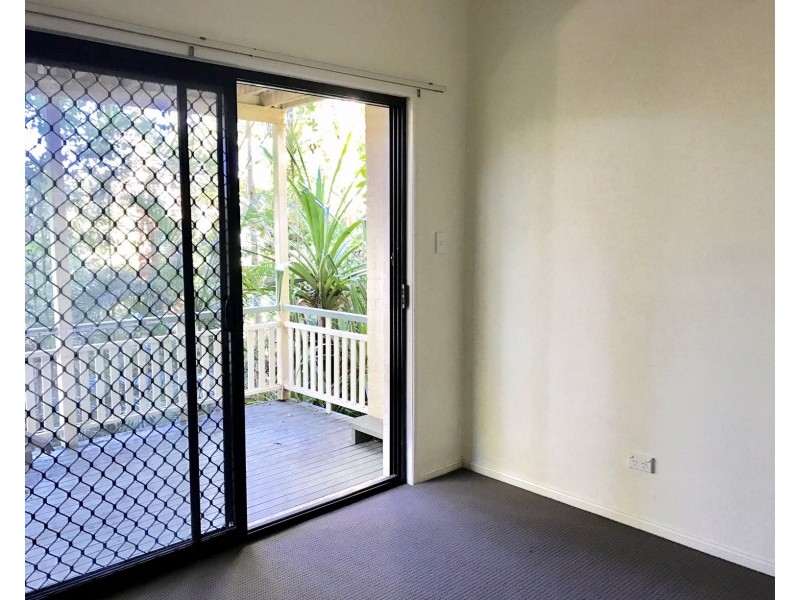 136 Stanley Terrace, Taringa QLD 4068