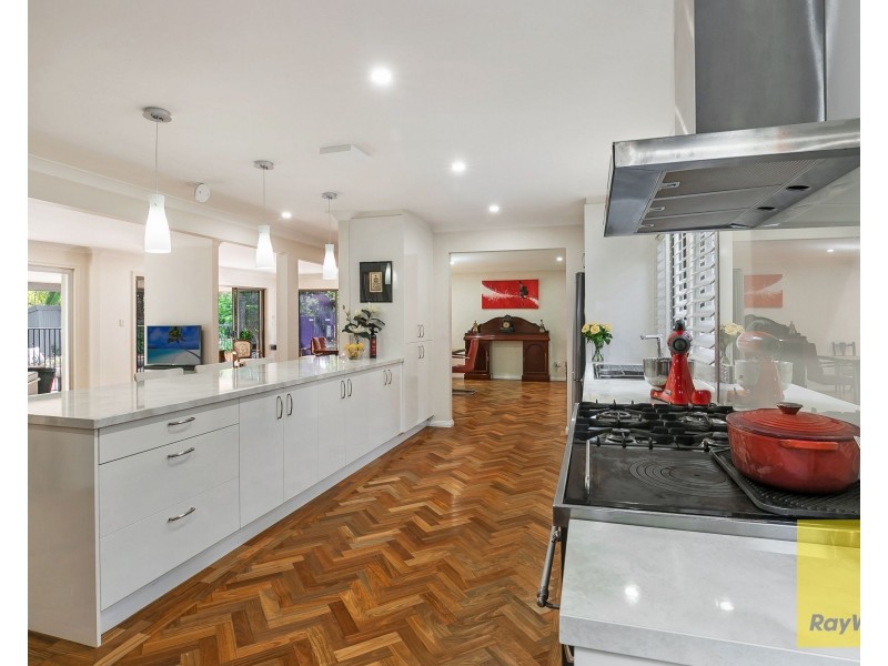 11 Forrest Court, Mount Ommaney QLD 4074